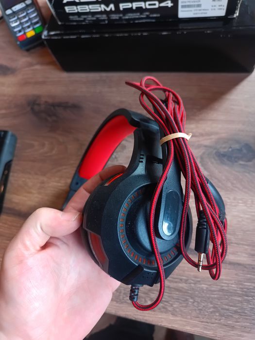 Casti wireless sau gaming cu fir