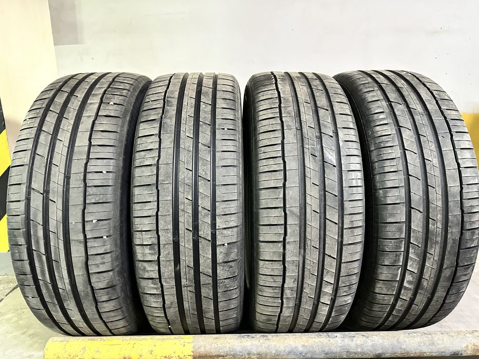 Комплект летних шин 235/55/20