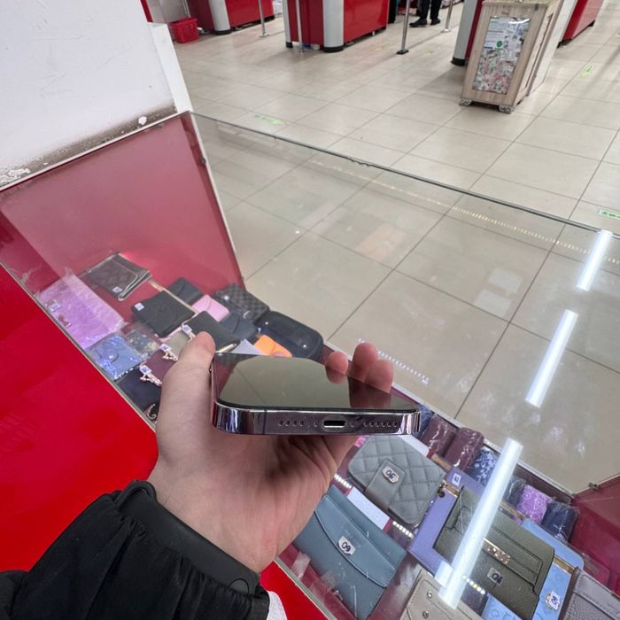 Iphone 14 pro maks ideal kar dok