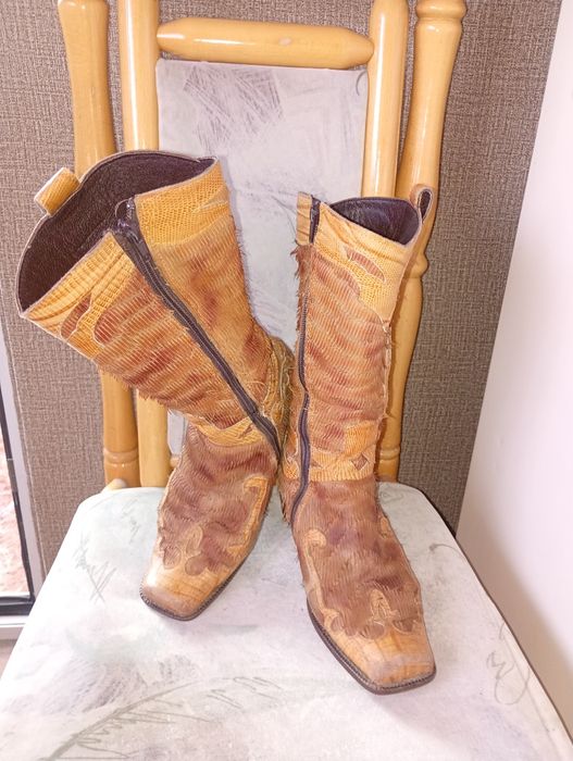 Изискани маркови дамски ботуши