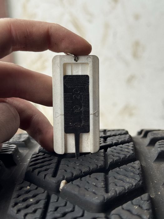 Pirelli sotto zero 3  285 35 r20/255 40 r20