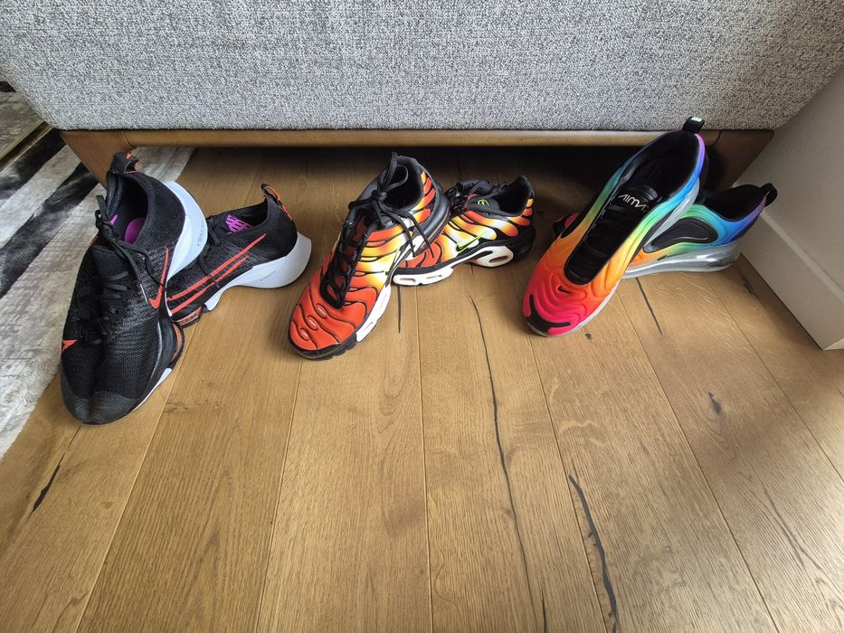 NIKE AIR MAX 720 BETRUE
Black/ Team