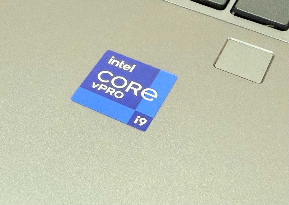 Core i9-11950H / 32GB RAM / RTX A3000 - 6GB / 512 SSD / HP ZBook Fury 15 G8 / 15.6 FHD IPS 400nits