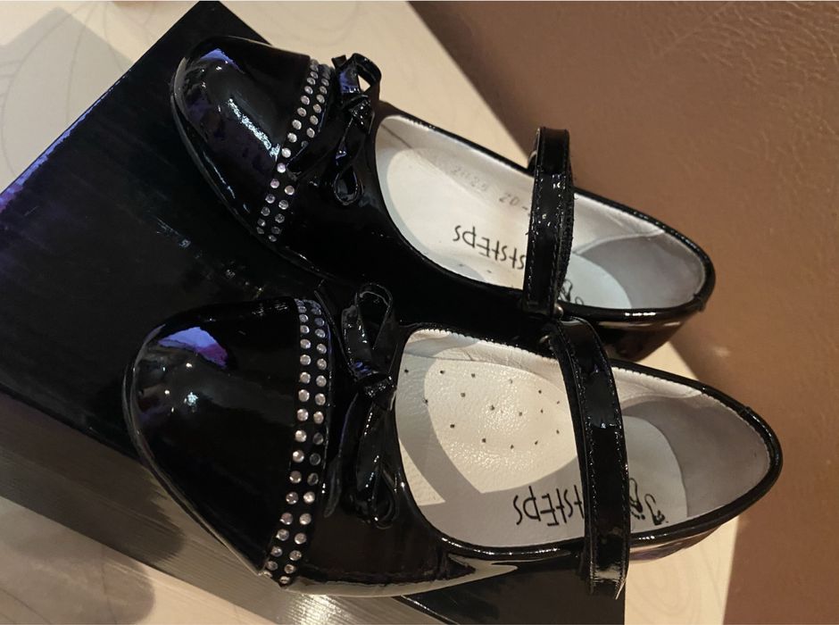 Туфли синие 29 р. и чёрные 27 размер для девочки