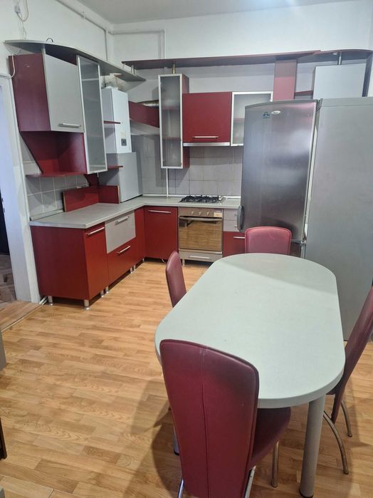 Închiriez casă/vila in Gruia ,zona 7 strazi
