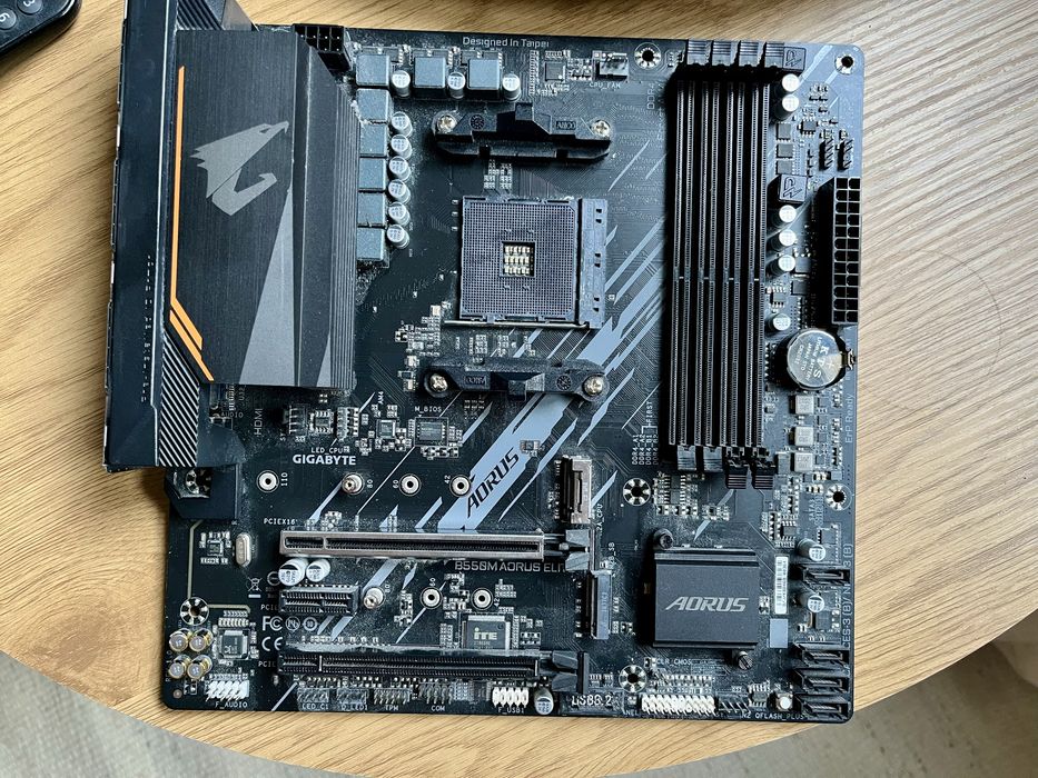 Gigabyte B550M AORUS ELITE