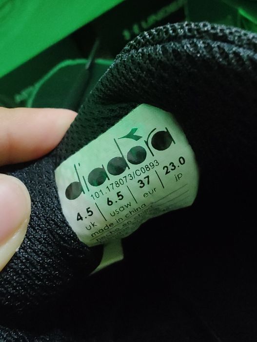 Маратонки Diadora