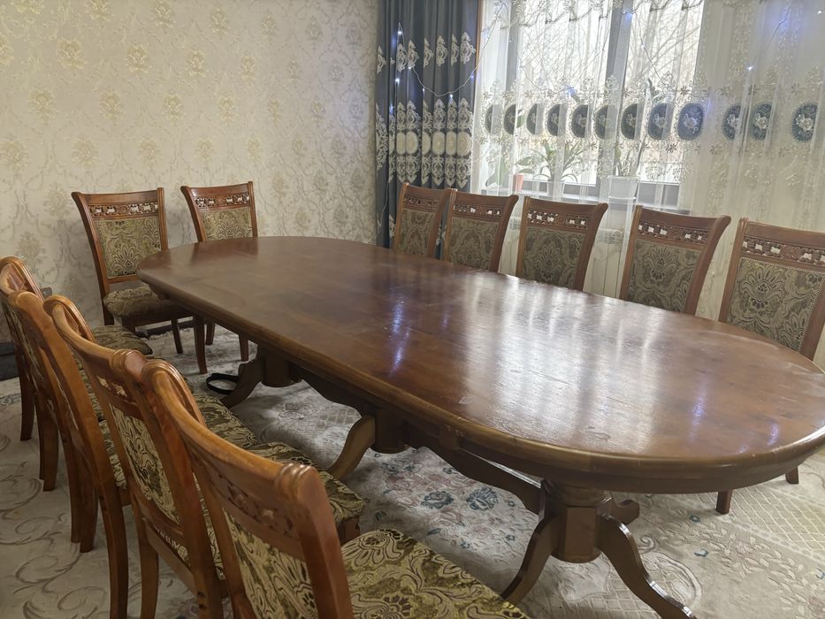 Продам стол с стульями, малайзийский