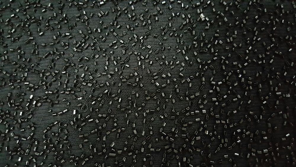 Maieu negru cu margele negre