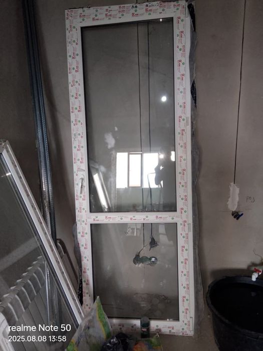 Балконная дверь с окном