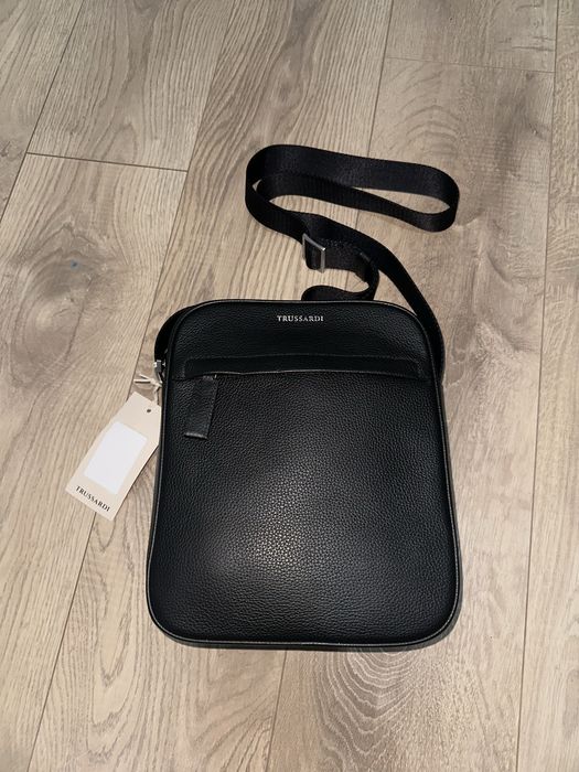Продаю барсетку Trussardi оригинал!