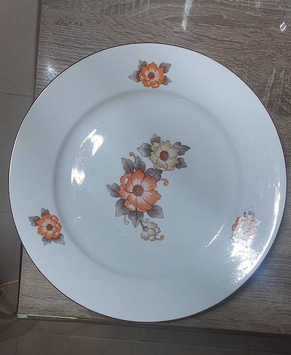 Чинии - плато за пица, студени мезета, торта