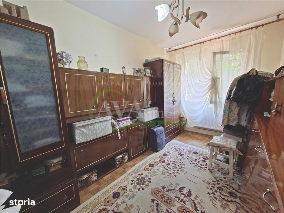 Apartament 3 camere semidecomandat | Etaj 1, zona Centrala, Bacau