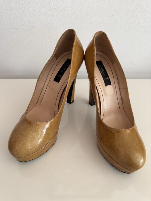 Pantofi eleganți de piele lăcuită linia Cristhelen B. (Musette) 39