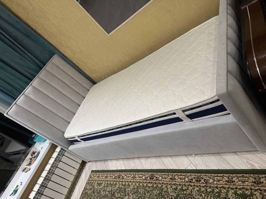 Кровать 200х90, с матрасом