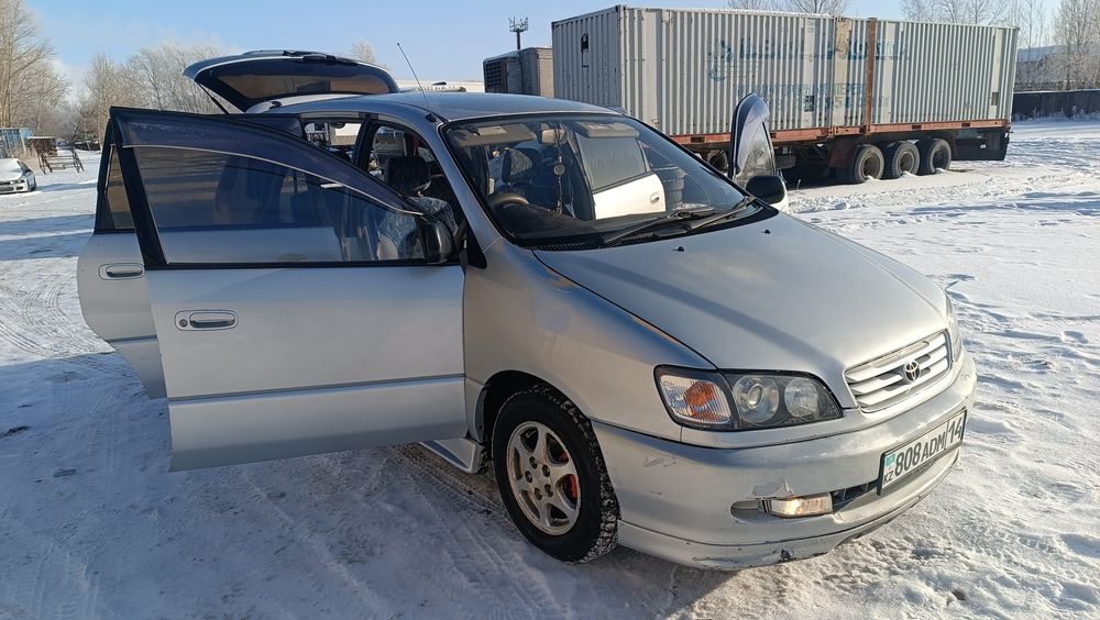 Тойота Ипсум ...