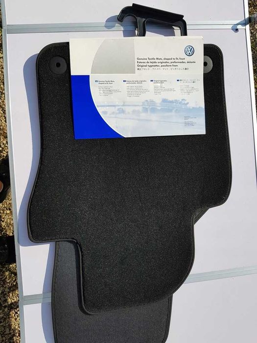 Велурени Стелки Оригинални VW Golf 6 Чисто нови Предни