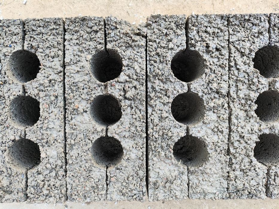 Shlakablok apparat sotiladi