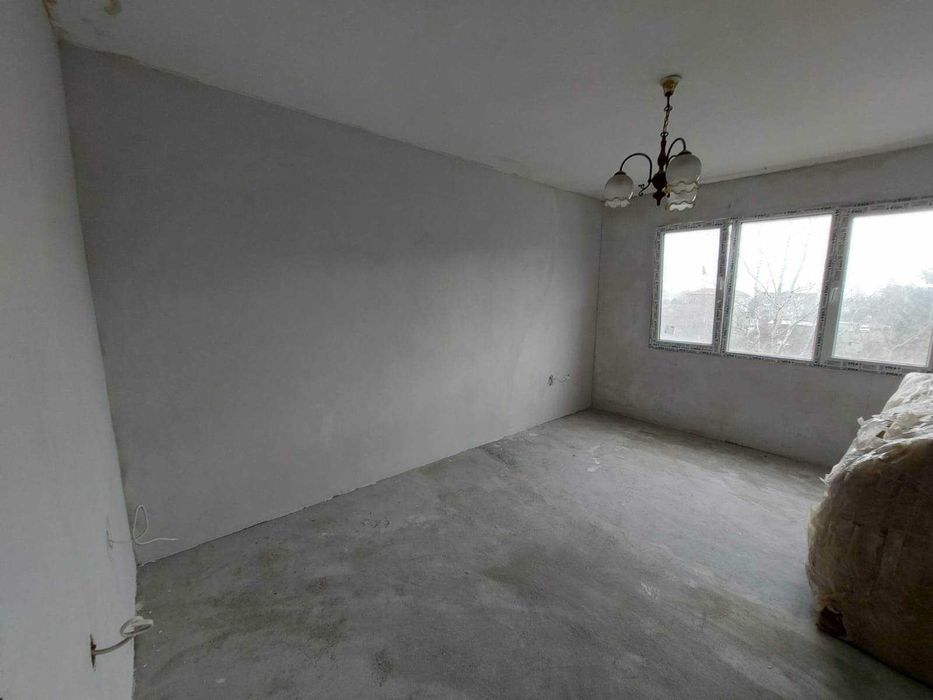 Продава се Двустаен апартамент в Омуртаг - 55 кв.м за 556 €/кв.м - Снимка #13