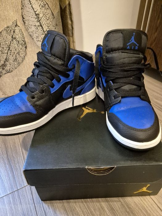 Jordan 1 hyper royal marina blue
