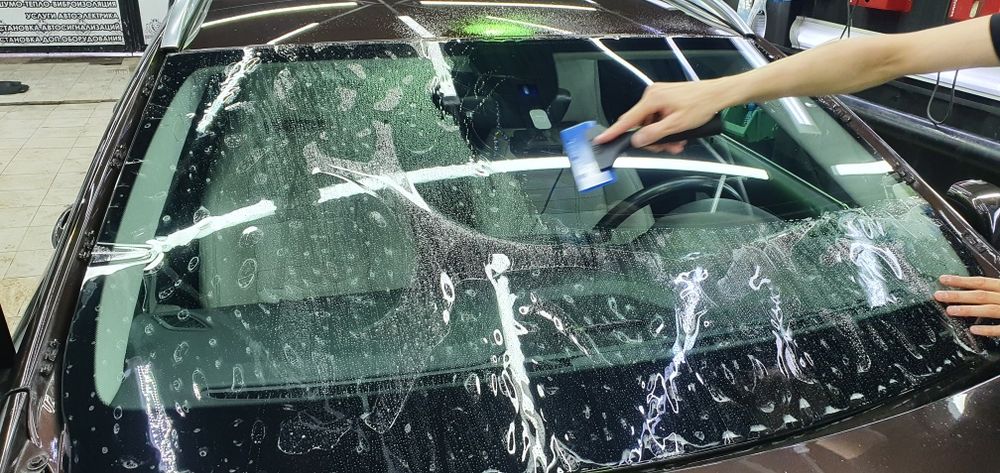 Полировка автостекол.Автостекла боковые,лобовые,задние.Ремонт стекол
