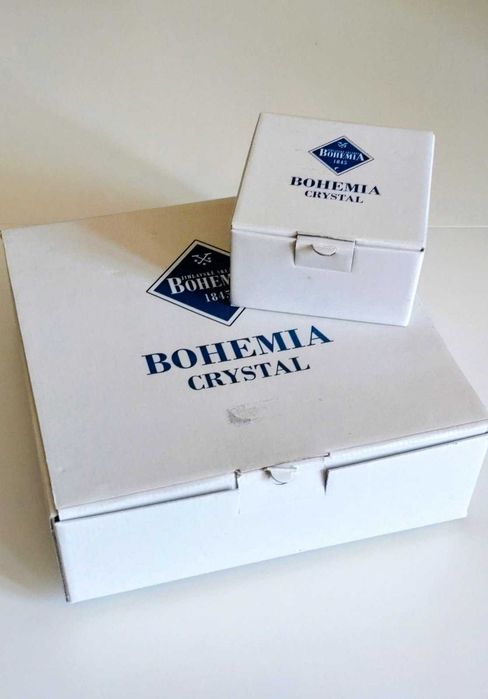 Продавам кристална купа (фруктиера) и кристален пепелник