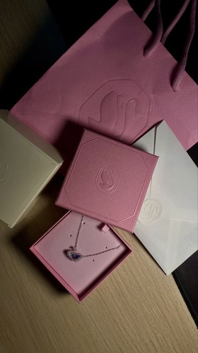 Swarovski swan colier