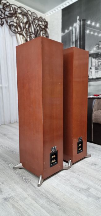 Yamaha NS - 8HX Ретро Акустика