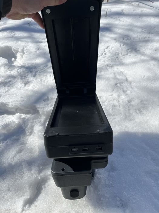 ПОДЛОКОТНИК на Hyundai Accent