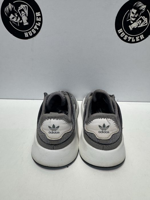 Детски маратонки ADIDAS . Номер 25.5
