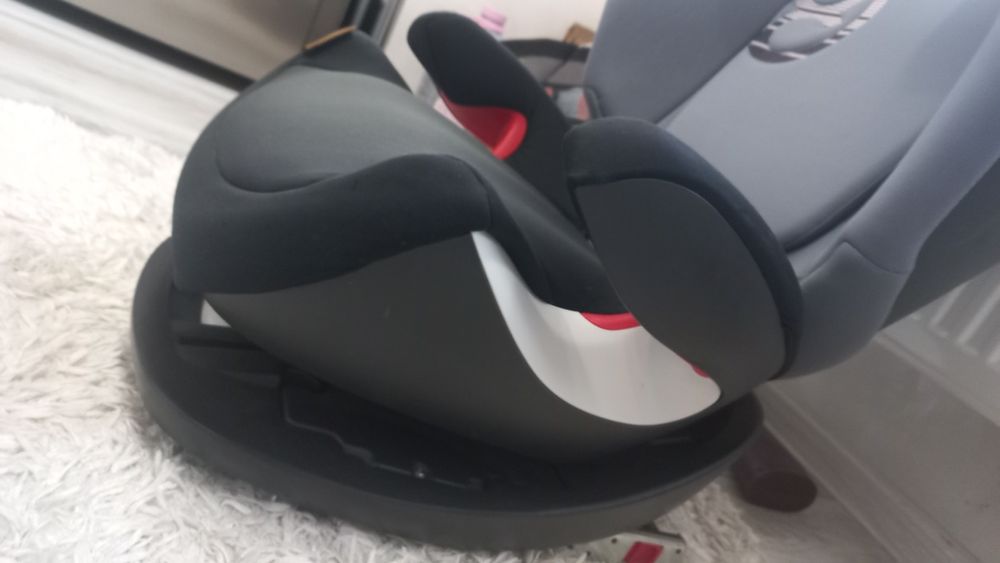 Cybex pallas cu husa de vara 
Scaunul arata