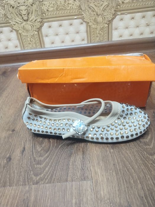 Женский обувь туфельки