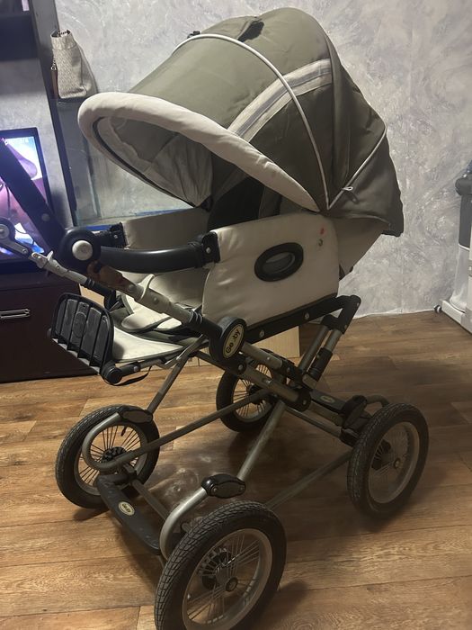 Продам коляску срочно