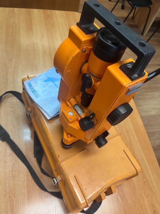 Оптический теодолит