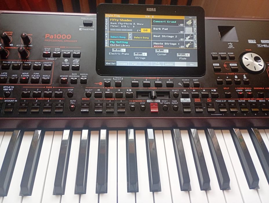 Vând korg pa1000