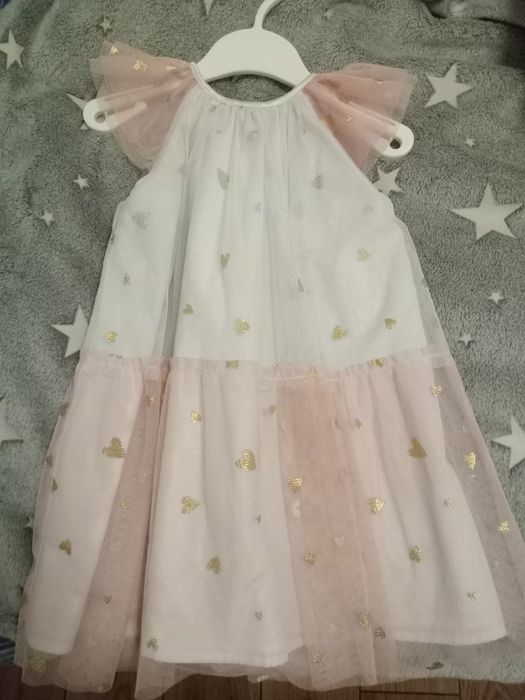Платье новое на 3,4 года