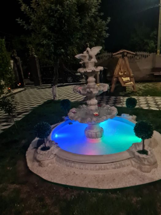 Fantana arteziana cu bazin la doar 3.700 .totul din beton alb