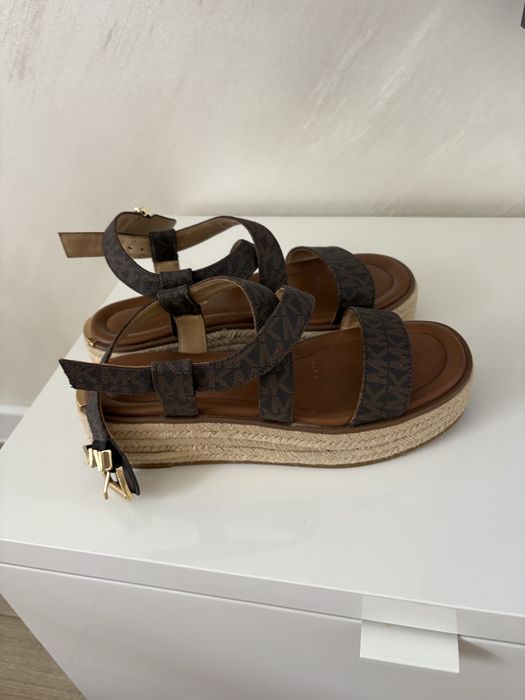 Сандалии Michael Kors
