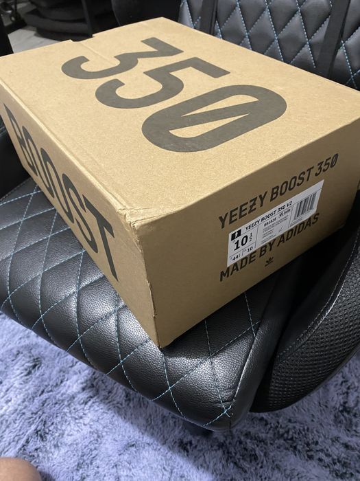 Yeezy 350 Beluga