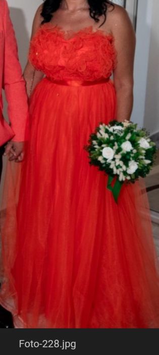 Vând rochii de ocazie