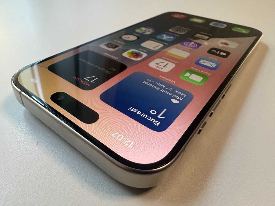  Apple / iPhone 15 Pro 256 Gb / Natural Titanium