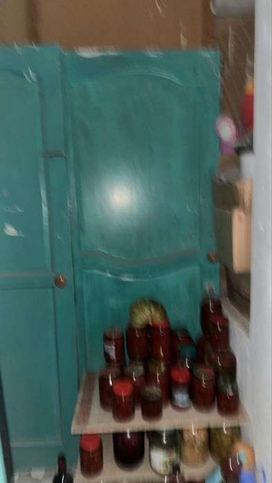 Двери по 2000 и стенка 5000