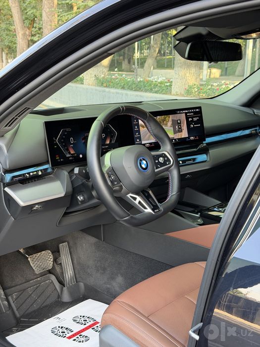 Bmw i5 40L