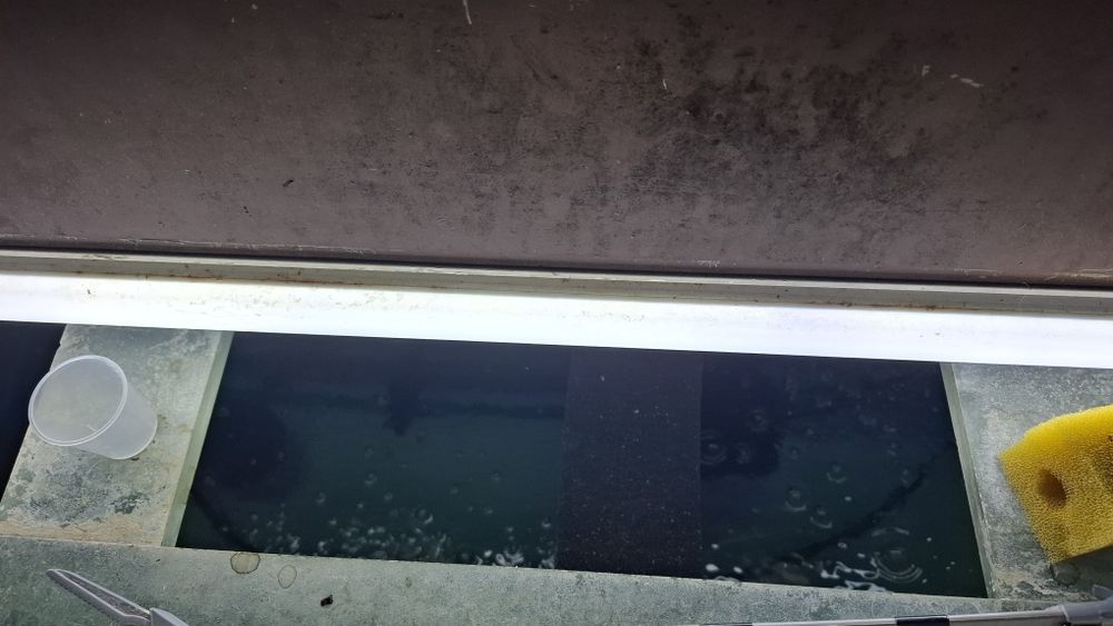 Продам заводской аквариум