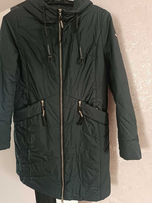 Продам куртки теплые