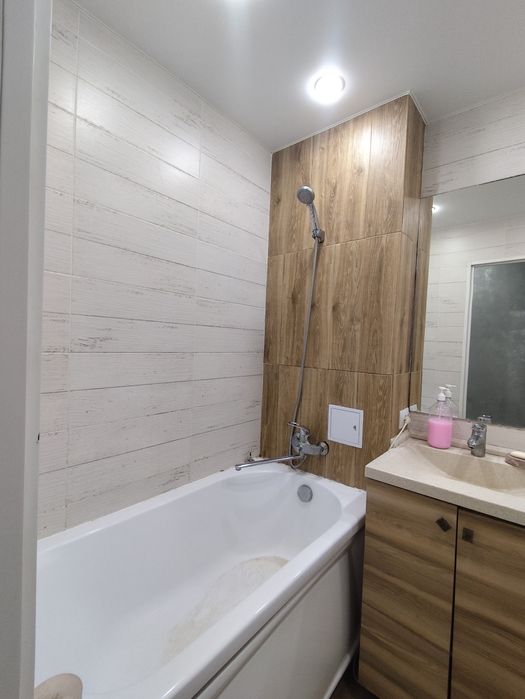 Продам 4х ком квартиру в центре города.