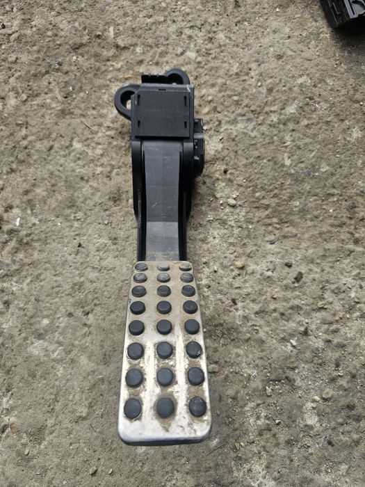 Pedala acceleratie Mercedes ML W164 A1643000104