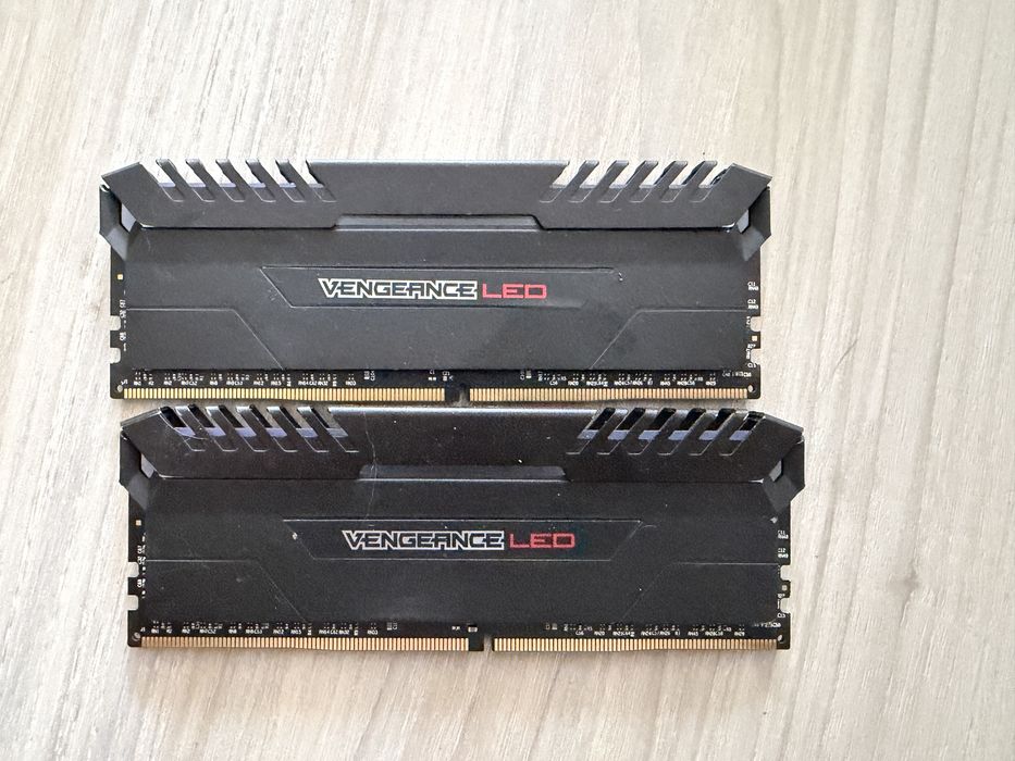 Corsair Vengeance LED 2 x 8GB DDR4 3400MHz CL16
