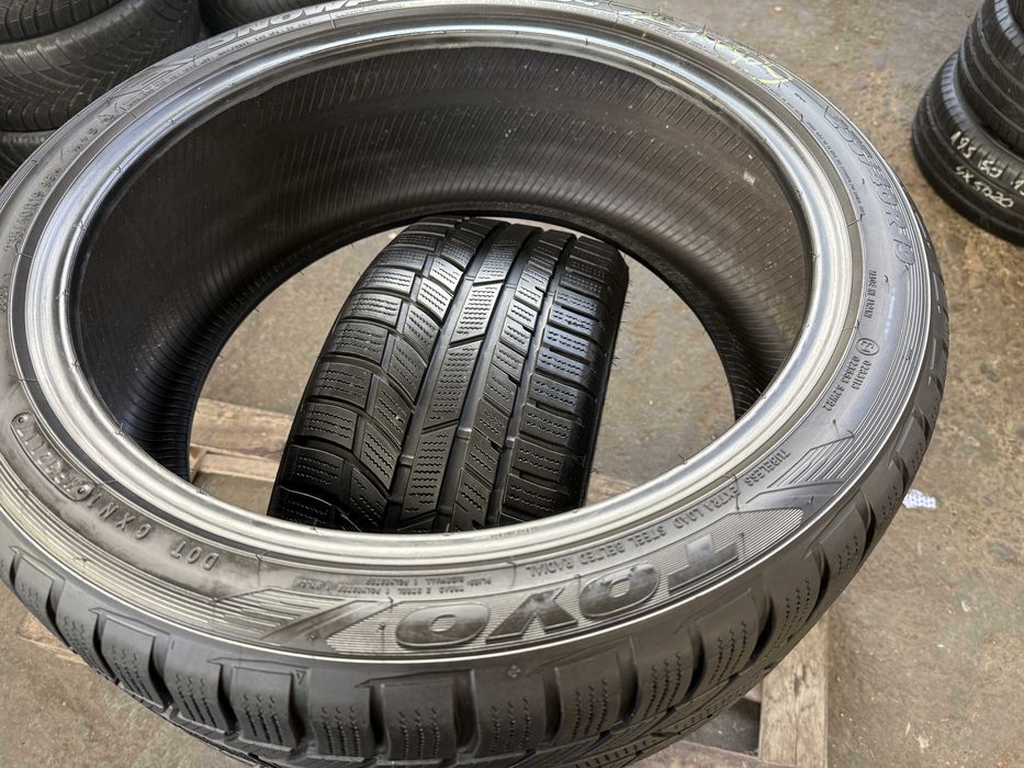 2x Anvelope Iarna 235/40 r19 M+S - Toyo Snowprox S954