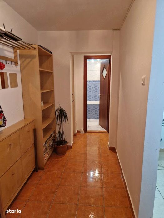2 camere| calea mosilor| etaj 3| la 10 minute de statia de metrou obor